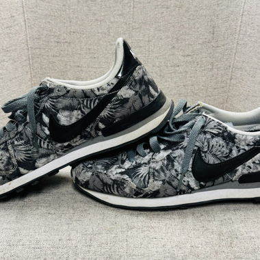 Nike Sneakers with Floral Pattern