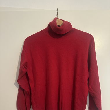Red cashmere sweater