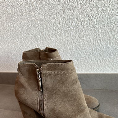 Boots Brown