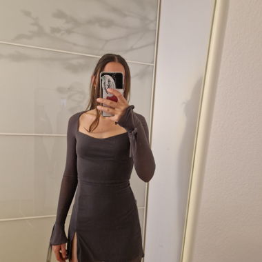 Graues Kleid