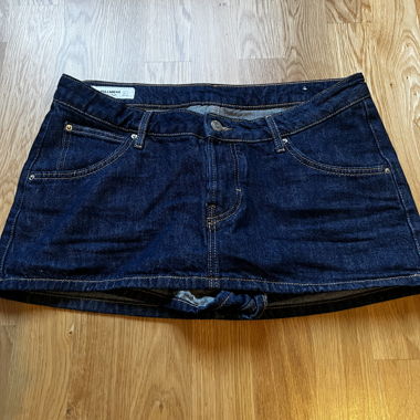 Mini-jupe en jean foncé  Pull&Bear