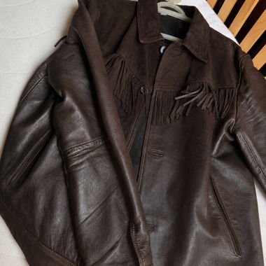 Braune Lederjacke mit Fransen