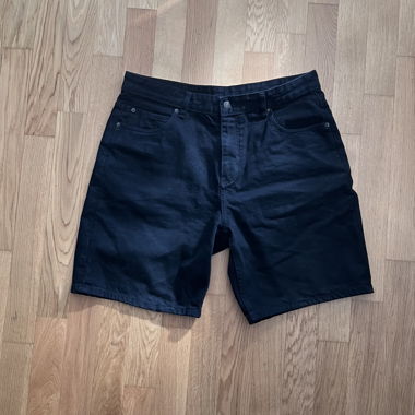 Schwarze Jeans-Shorts
