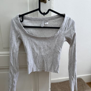 H&M Basic Long-Sleeve Top