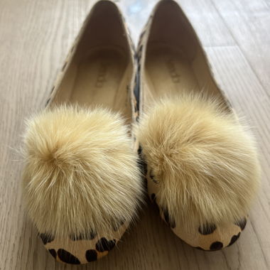 Ballerine stampa leopardata con pon-pon in pelliccia