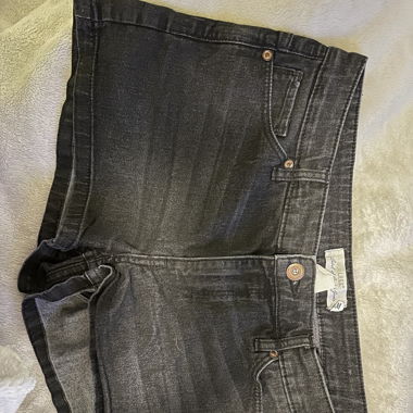 Short jeans gris noir 