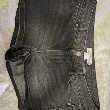 Short jeans gris noir