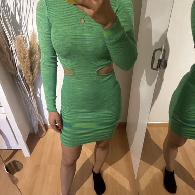 Kleid mit cut outs