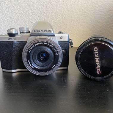 Olympus OM-D E-M10