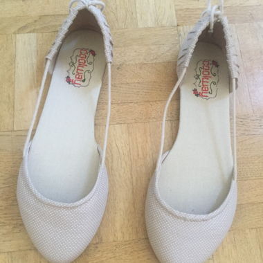 Ballerines beiges ouvertes