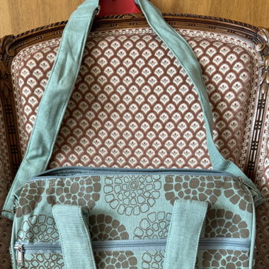Deerberg Umhänge Handtasche Blau Gemustert