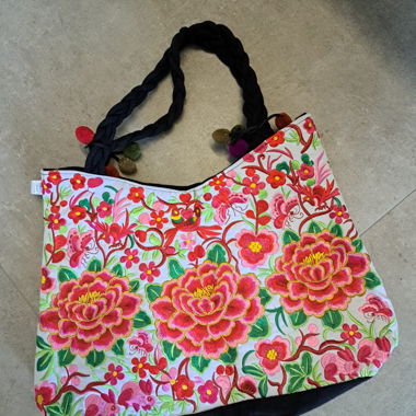 Borsa a tracolla ricamata floreale