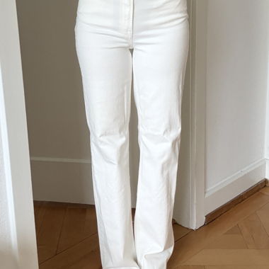 Weisse Hose mit hoher Taille