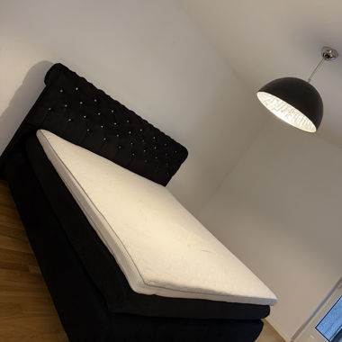 Pregevole letto boxspring Chester di Hapo 180x200