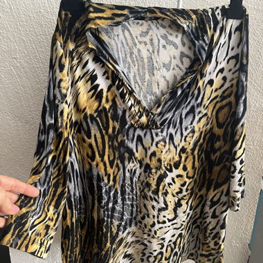 Chemise à motif léopard à manches 3/4