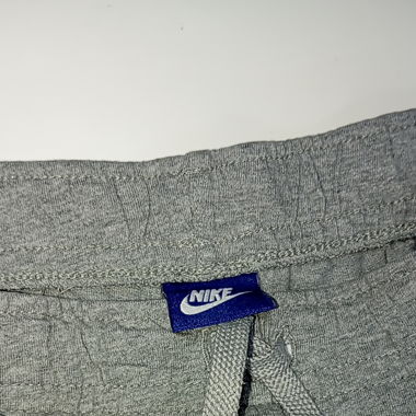 Nike shorts grau