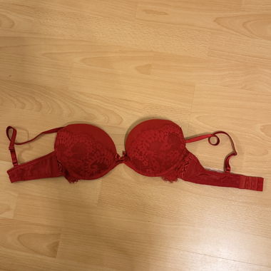 Roter Push-up-BH