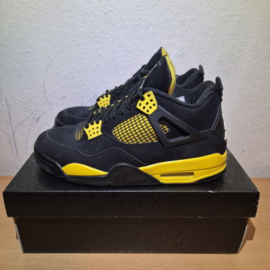 Air Jordan 4 Retro Thunder (2023)