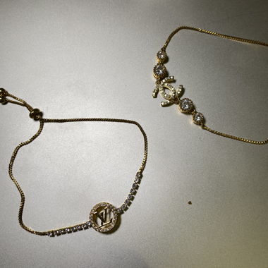 Bracelet LV et Chanelle