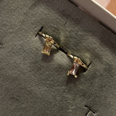 Soft crystal earrings violet