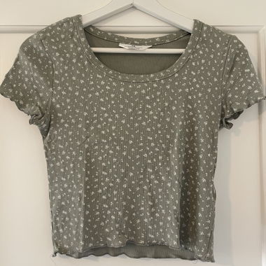 Tshirt grün mit Blumen