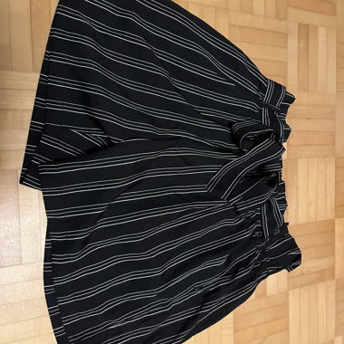 Kurze Stoffhosen 
