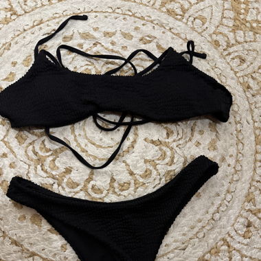 Viele Bikinis