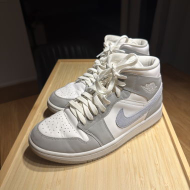 Air Jordan 1 Mid taglia 41 grigio/bianco