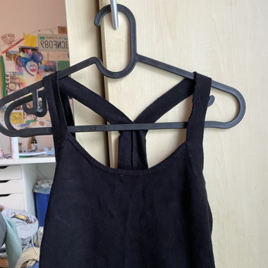 Schwarzes Top