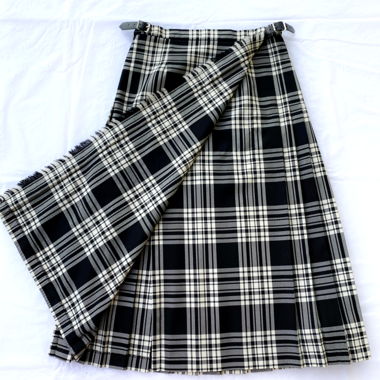 Scottish kilt skirt wool pleats Pringle S-M Scotland