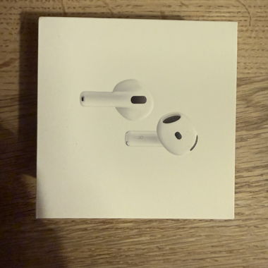 Apple AirPods 4 with ANC