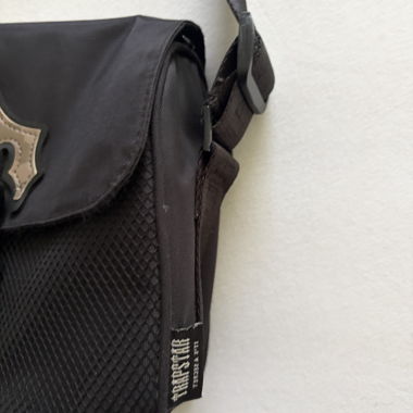 Umhaengetasche schwarz Trapstar