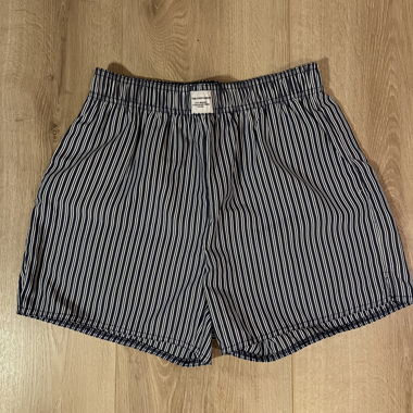 Short à rayures