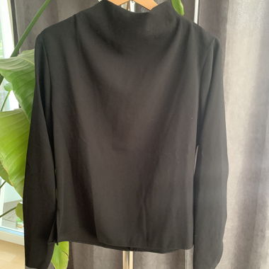 Pull noir 