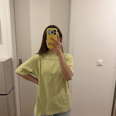 Limefarbenes T-Shirt