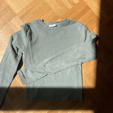 Bershka long sleeve cropped