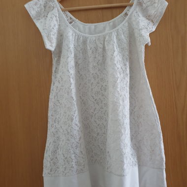 Robe en dentelle blanche 