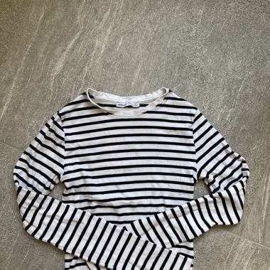 T-shirt a maniche lunghe a righe