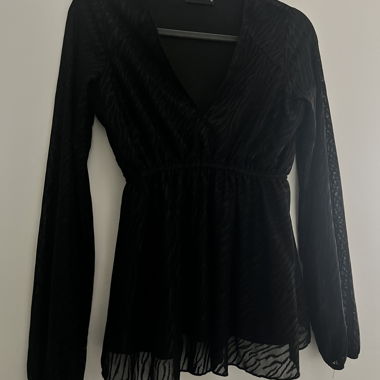 Blouse with pattern