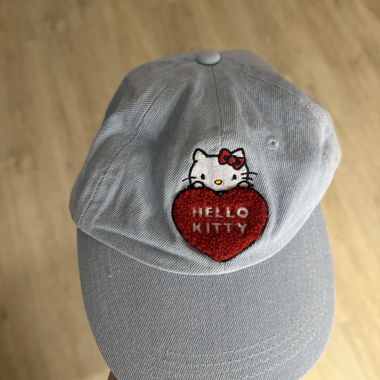 Hello Kitty Cap von Bershka