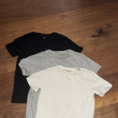 3 boys t shirt size 140 black/ grey/ cream