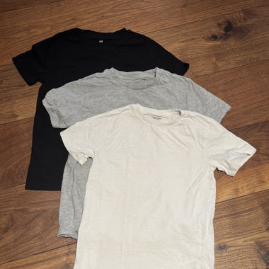 3 boys t shirt size 140 black/ grey/ cream