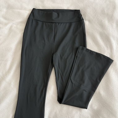 Schwarz ausgestellt geschnittene Leggings XL