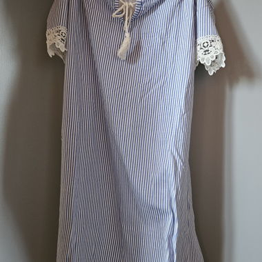Robe, épaules dénudées