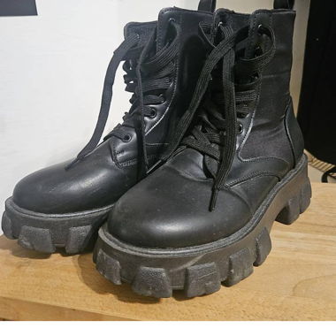 Schwarze Herbststiefel Grösse 38