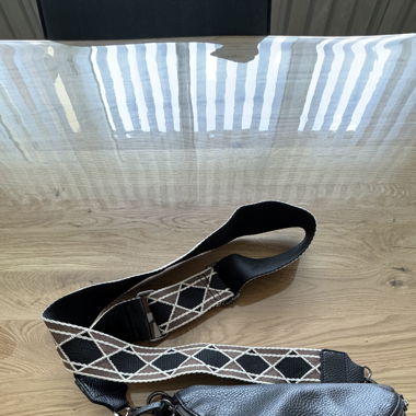 Schwarze Tasche