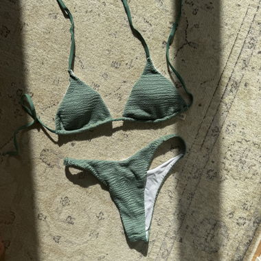 Grüner Bikini