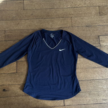 Top sportivo Nike a maniche lunghe