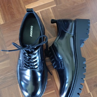 Chaussures à lacets noires Gr. 40