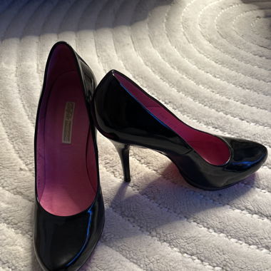 Buffalo London Pumps